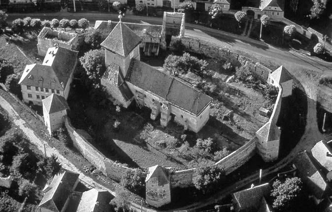 conservation restaurare helyreállítás Transsylvania Nostra Christoph MACHAT The Conservation of the Fortified Church in Drăuşeni (Draas, Homoróddaróc) Zur Instandsetzung der Kirchenburg und Kirche