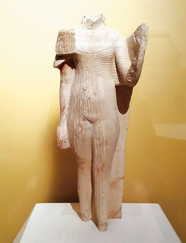 6. ÚJBIRODALOM (Kr. e. 1550 1069) 107 105b. kép. Az emberi test ábrázolására alkalmazott amarnai arányrendszer egy példája: Ehnaton és Nefertiti hat leánya egyikének szobortöredéke.