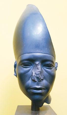 Amenemhat koruk uralkodói ideálját megfogalmazó arcképei.