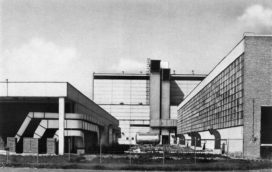 Ipari-, közlekedési-, tárolási és egyéb épületek. ÉM Építésügyi Tájékoztatási Központ, Budapest 1966: MOT.IV.51 1/62.