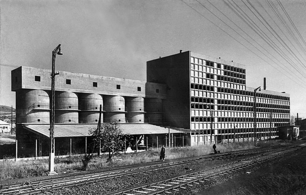 18. Mádi Örlőmű. 1958 1962. Tervezők: Hunyadi László, Vellay István, Gazsó László és társaik. Forrás: (Modern) (Ipari) Építészetért Alapítvány IPARTERV Fotóarchívum, No.