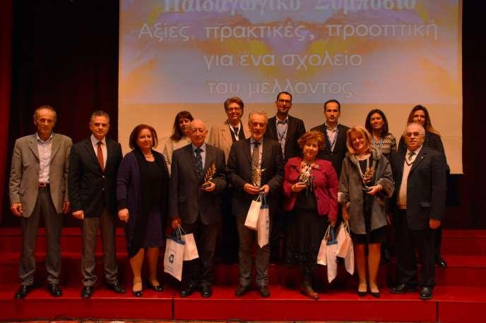 Gavril, a Néa Ionia-i Egyházmegye ortodox püspöke; Mariosz Beszgosz, az Athéni Egyetem Teológiai Karának korábbi dékánja; Evangelosz Protopapadakisz, az Athéni Egyetem Filozófia, Pedagógia és