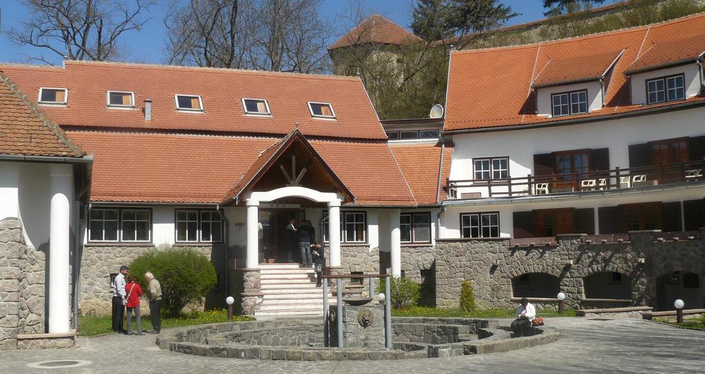 Kárpát-Medencei Agrárfejlesztési Fórum Illyefalva 2015. Ujjunk begyéből vér serken ki, Mikor téged tapogatunk, Te álmos, szegény Magyarország, Vajon vagy-e és mink vagyunk? Vajon lehet-e jobbra várni?