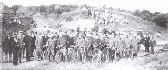 A gyermekek 1000 méteres versenyén br Wesselényi István, az "árvízi hajós" br. Wesselényi Miklós unokája, győzött.