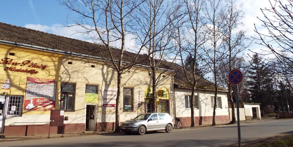hiányábn ezt nem teszi lehetővé, sőt telkek főútr túlzottn ráülve, szűk