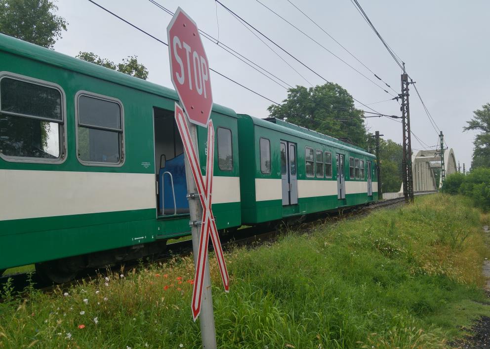 1.7 A vonat jellemzői Vonatszám: 2142 Mozgástípus: elővárosi személyszállító vonat Motorkocsi: MX 867 Útvonal: Közvágóhíd - Tököl Összeállítás: 867 634 868 Hossz: 55 m Elegytömeg: 100 t