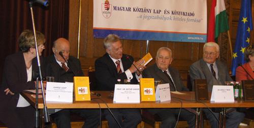 Meghívó az ELTE ÁJK Kari Doktori Tanácsa által szervezett Ünnepi Konferenciára az Eötvös Loránd Tudományegyetem megalakulásának 375. évfordulója alkalmából.