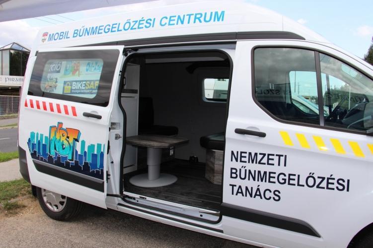 A központok Fejér, Borsod-Abaúj-Zemplén és Csongrád megyében működnek.