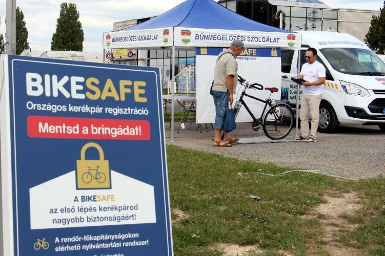 hosszabbrövidebb időszak erejéig. Nagyobb rendezvények, kitelepülések alkalmával, a centrumok akár egy időben egy helyre össze is vonhatók. Veszprém megyében első alkalommal 2017.