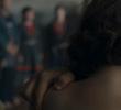 A film bevezető része amelyben az idős hölgy visszatér szülőföldjére természetesen napjainkban játszódik (modern autó, leopárdmintás ruha ), ám a film nagy részét képező hosszú visszaemlékezésről nem