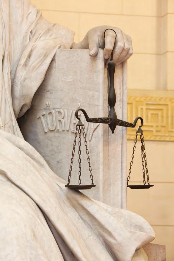 értelmezése kapcsán rámutatott arra is, hogy a foglalkoztató a megtérítési felelőssége tárgyában indult eljárásban vitathatja, hogy a megállapított és kifizetett ellátás a jogellenes magatartása