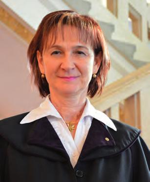 + + Arcok, vallomások DR. HAJDÚ EDIT a Kúria Közigazgatási-Munkaügyi Kollégiumának tanácselnöke Az igazságot igyekszem minél jobban figyelembe venni.