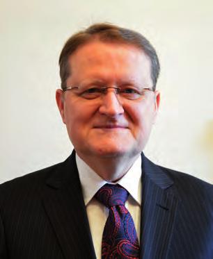 DR. HÖLTZL LIPÓT a Kúria Nemzetközi Kapcsolatok és Európai Jogi Irodájának főosztályvezetője Tudatos emberré felnőve belém vésődtek a költő sorai: Én hazám, fajom és emberiségem iránt ismerem szép