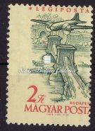 / Red-black postage due stamp, misprint, spectacular defective perforation. 1959. Balaton I.-L. A hal fején világos folt.