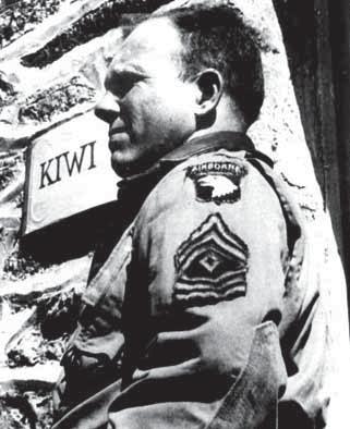 akció brothers in arms: road to hill 30 Oké, én vagyok az őrmester, de térden csúszni azért túlzás Esik.