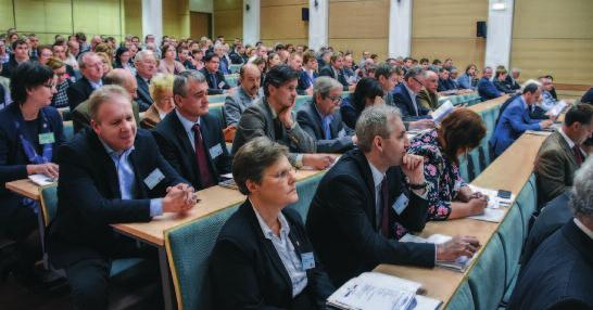 Emberközpontú tudomány Profit legyen, ne kár FŐISKOLA Ismét konferenciát rendeztek a bajai Eötvös József Főiskolán a Magyar Tudomány Ünnepe alkalmából.