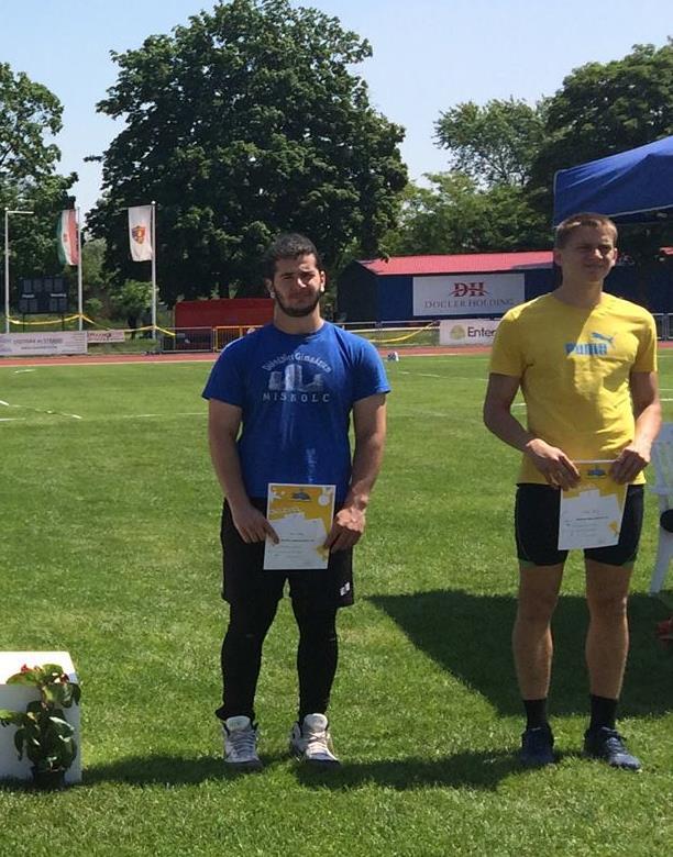 hely Simon Mihály 12.A 100 m gátfutás leány, V. korcsoport: 1. hely Edőcs Fanni 10.