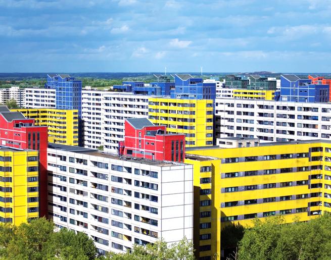 BERLIN NÉMET PANELREHABILITÁCIÓ, MÄRKISCHES VIERTEL Az első panelházrehabilitáció - 1985