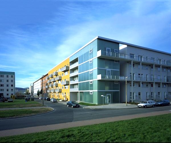 LEINEFELDE NÉMET PANELHÁZ FELÚJÍTÁS KIEGÉSZÍTÉSSEL forrás: http://www.mp-a.de/projects_2_1_gid_20_pid_44.