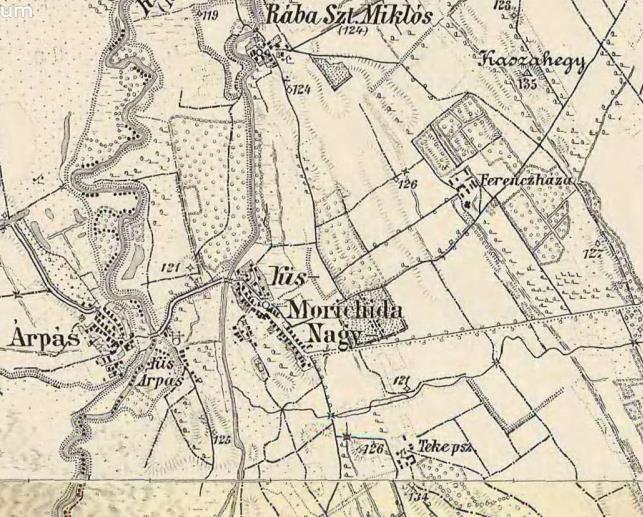 Kezdetben az egyik szomszédos község Rábaszentmiklós kisgyermekeinek óvodai nevelését is ellátta. 2000.