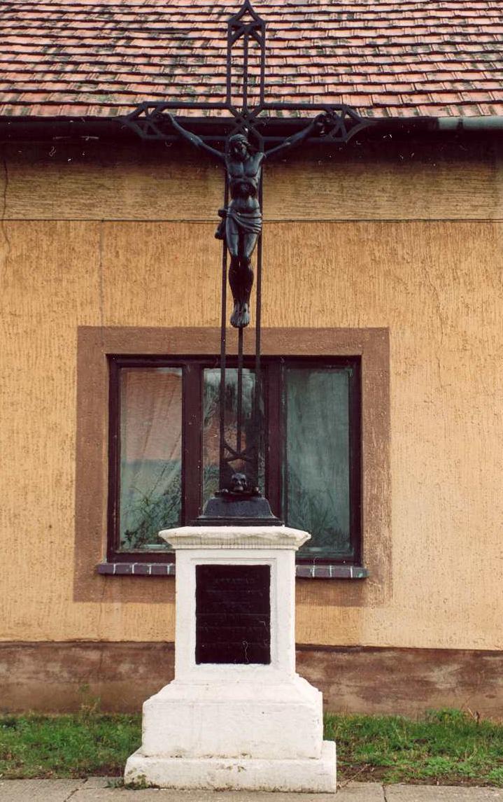 teherviselésének kiváltására, a födémterhek felvételére. 1963-ban leállították, azóta nem üzemel.