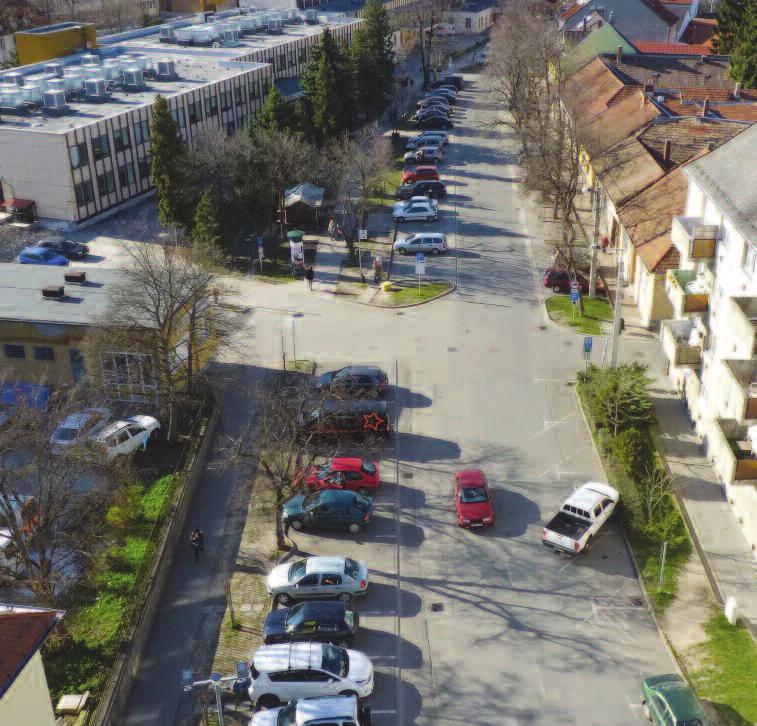letve a telekocsi rendszerek. A város turisztikai vonzereje miatt jelentős a turistabusz-forgalom. 2.