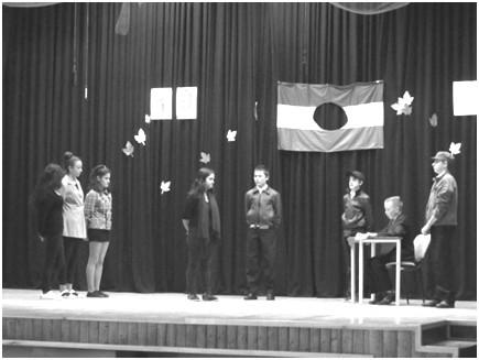 A műsort Balog Mónika állította össze, és a 7-8. osztályos diákok adták elő.