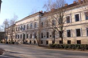 Kossuth Lajos út 2.