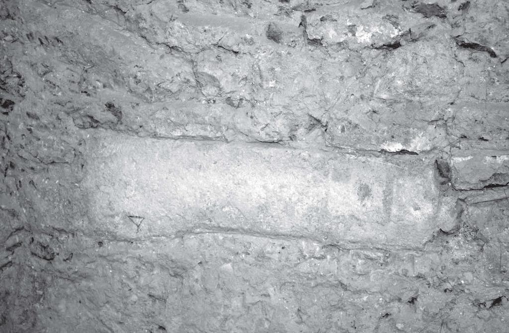 18 A minden bizonnyal sokkal kevésbé maradandó anyagból épült nem egyházi épületek, illetve építmények castellumok, várak, erődítések és a birtokos nemesség lakhelyei a török korig nem, vagy alig