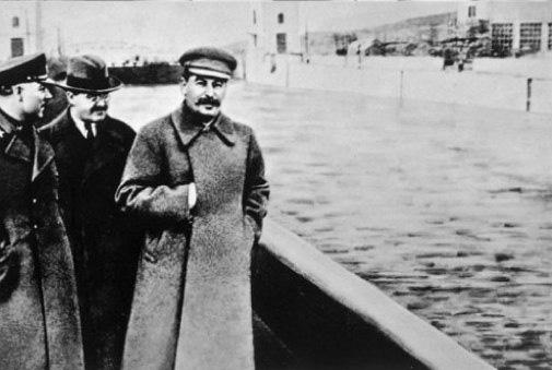 fényképezik A Sztálin mellett