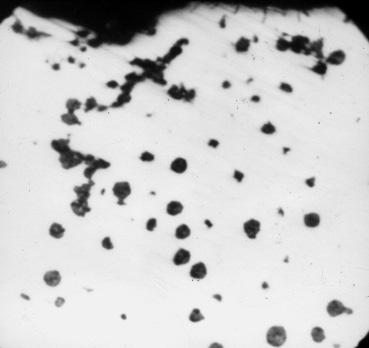 Öntés formázó keverékbe mintákat jármű alkatrészekből vettük, melyeket 9 ph-val rendelkező bentonitos nyers formázó keverékbe