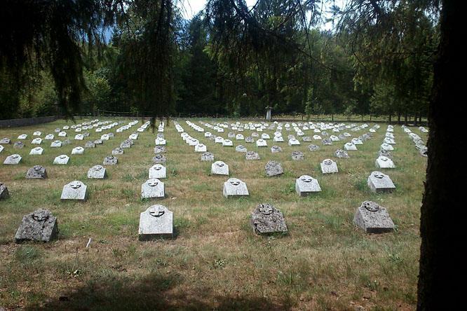 A Bovec melletti katonai temetőben