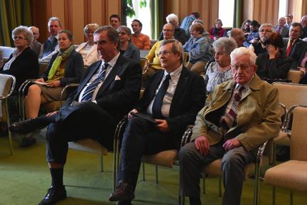 Rendezvények 42 Ezután Dózsa Szilvia majd Sándor József tartottak előadást a társasházi alaprajzok vizsgálatáról, valamint az alaprajzok adatszolgáltatásával és vizsgálatával kapcsolatos problémákról.