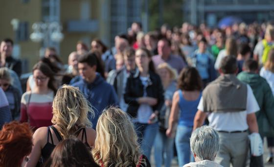 1. DEMOGRÁFIA Európa legnagyobb lélekszámú városai között 218. január 1-jén közel 1 millió 75 ezer ember, az ország lakosságának 18%-a élt a magyar fővárosban.