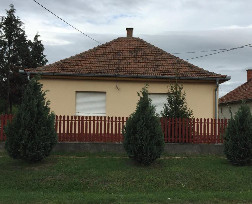17 c. A 80-as években épült beépített tetőtérrel rendelkező vagy emeletes házak: Főként az újabb beépítési területen (a szabályos