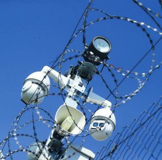 Hollik emlékeztetett, a bevándorlás- és betelepítéspárti Botka álláspontja nem újszerű, hiszen 2015- ben, a migrációs krízis kellős közepén úgy fogalmazott, a szegedieket nem zavarták a migránsok.