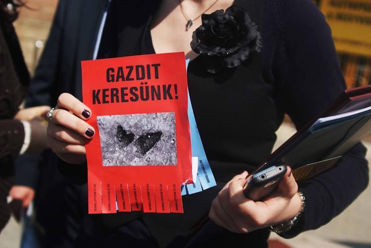 ki. 45 Eredetileg azért kerestem fel a XII. kerület kommunikációs vezetőjét, hogy egy folyamatban lévő kutatásomhoz feltárjam a sikeres közösségi (Facebook) oldal működtetésének a titkait.