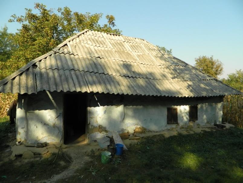 Forrófalva - Bákó megye A moldvai csángó portán a moldvai csángók ünnepi viselete mellett bemutatja a múzeum, hogyan készültek a csángók a csíksomlyói búcsúra, és mit jelentett római katolikus hitük