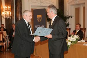 szeptember 5.) A benyújtás határideje: 2012.