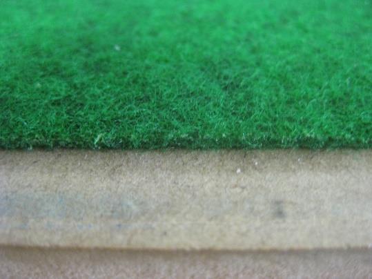A pálya jelölése Ajánlott anyag a pályához kültéri szőnyeg Rövid rostok, 3-5 mm vastagság, EV