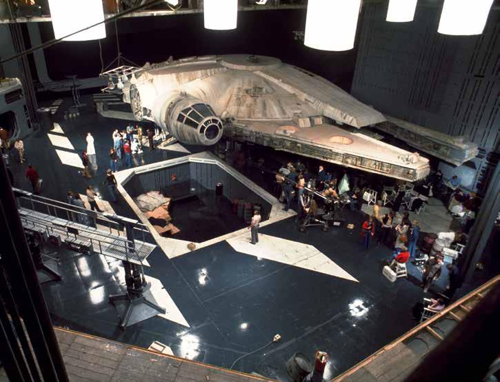 ISMERKEDJ MEG A MODELLTERVEZŐVEL Hans Burkhard Schlömer K: A Star Wars univerzumban sok legendás jármű van, de a Millennium Falcon, amely segített meghatározni minden idők egyik legemlékezetesebb