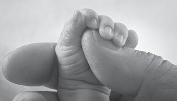 Az anya-gyermek kapcsolat lényege a kötődés és a melegség sugárzása, átadása.