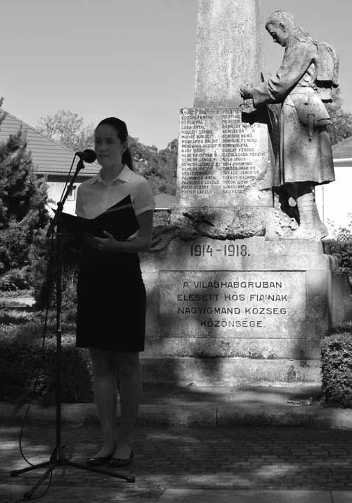Katolikus Templomban szentmise zárta a megemlékezést Emlékműhöz, s őket követték az emlékezők. A I.