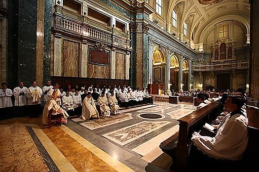 A székesegyházi (katedrális) iskolák 1 feladata a magasabb szintű klerikus-utánpótlás