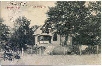 A Bíró villa A Szász villa Gazdagon tagozott tömeg, földszintes villa, középtengelyében kiugró,