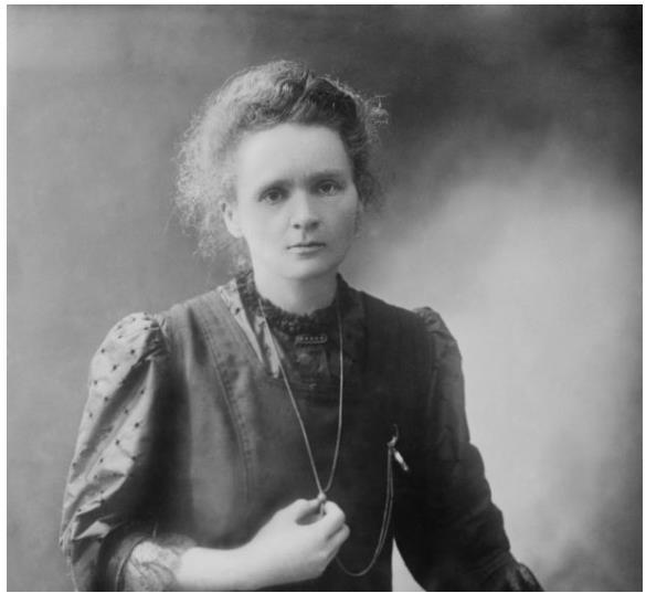 Mit adott nekünk Marie Curie? Radnóti Katalin Eötvös Loránd Tudományegyetem, Természettudományi Kar 1117 Budapest, Pázmány Péter sétány 1/A. Az idén 150 éve született Marie Curie. (Varsó, 1867.
