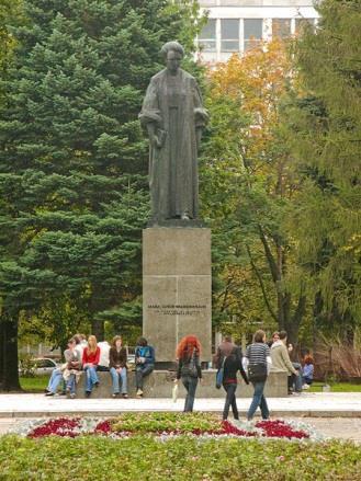 com/hu/marie-curie/marie-curie-életeés-munkássága.html) A Francia Tudományos Akadémia 1911.