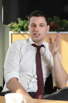 ) Eltérő irányból érkeztetek a vasúthoz: Dani még a Nemzeti Infrastruktúra Fejlesztő (NIF) kommunikációs vezetőjeként került közelebbi ismeretségbe a MÁV-csoporttal, Anett 2010 óta dolgozik a