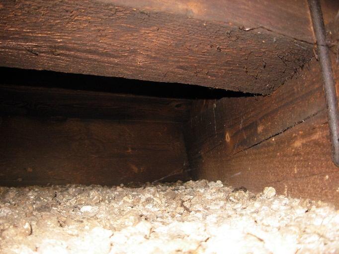 fotó Az előcsarnok felett a templomhajótól elválasztó falazattól kezdtem a tetőszerkezet számozását római