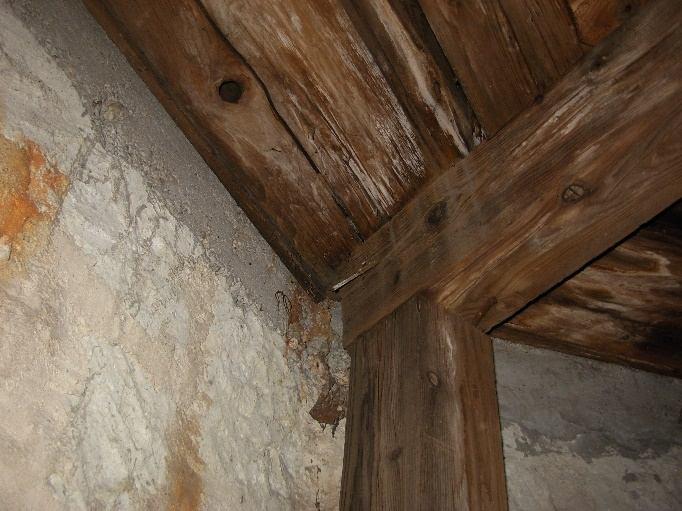 6. fotó 7. fotó A B és C jelű állásokat részben, illetve egészben már újra cserélték.